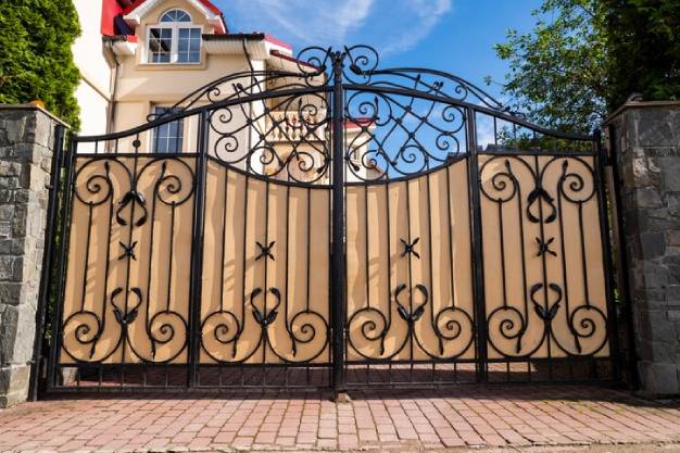 Top 10 Reasons Why a Family Person Prefers a Gated Community